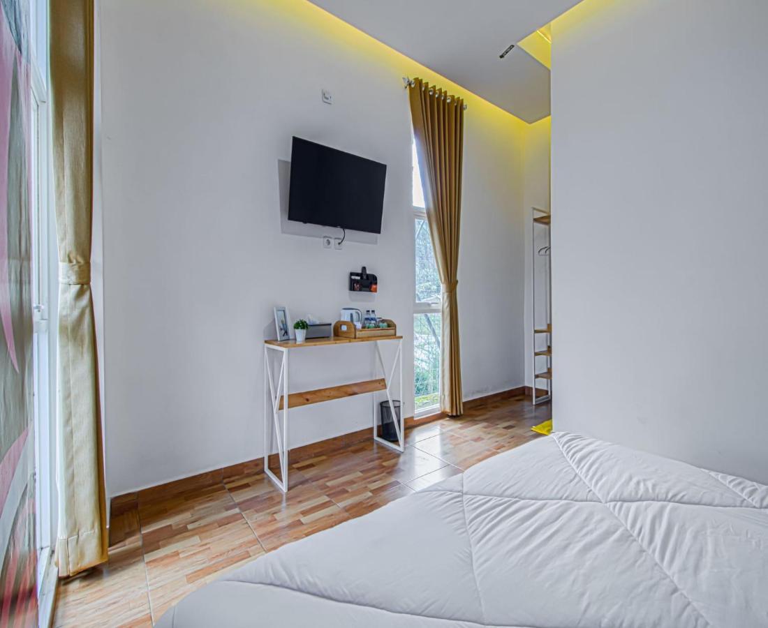 D'Journey Hotel Lembang Eksteriør bilde