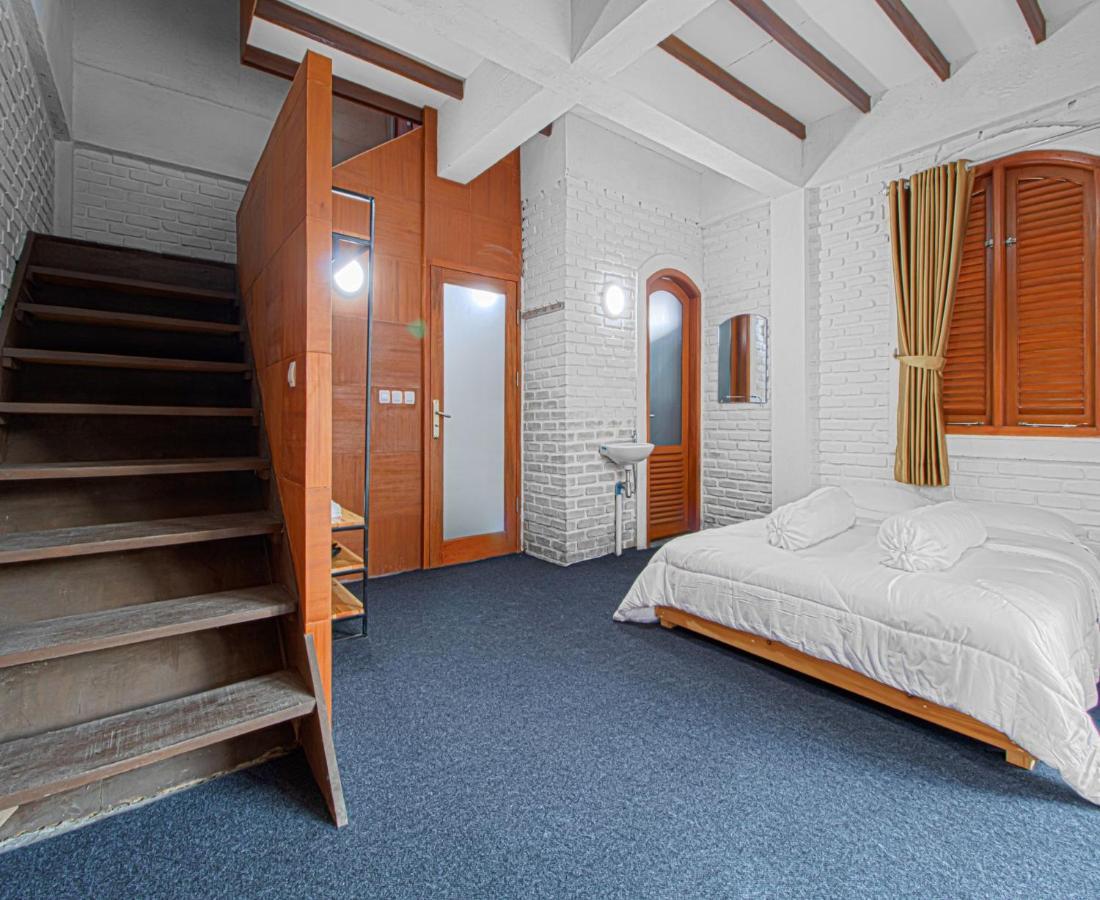D'Journey Hotel Lembang Eksteriør bilde