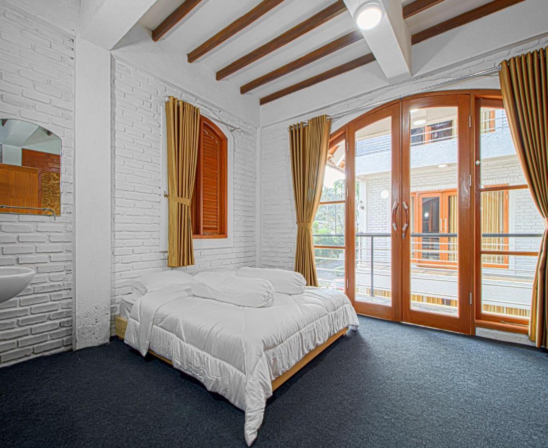 D'Journey Hotel Lembang Eksteriør bilde