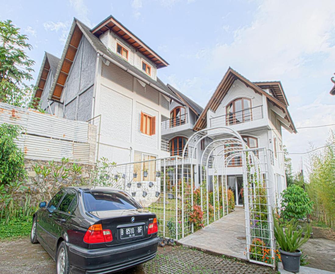 D'Journey Hotel Lembang Eksteriør bilde