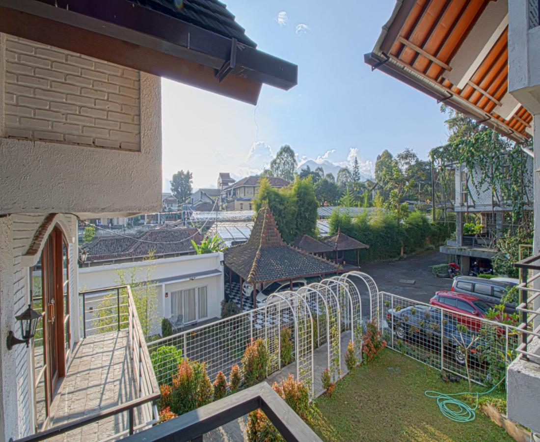 D'Journey Hotel Lembang Eksteriør bilde
